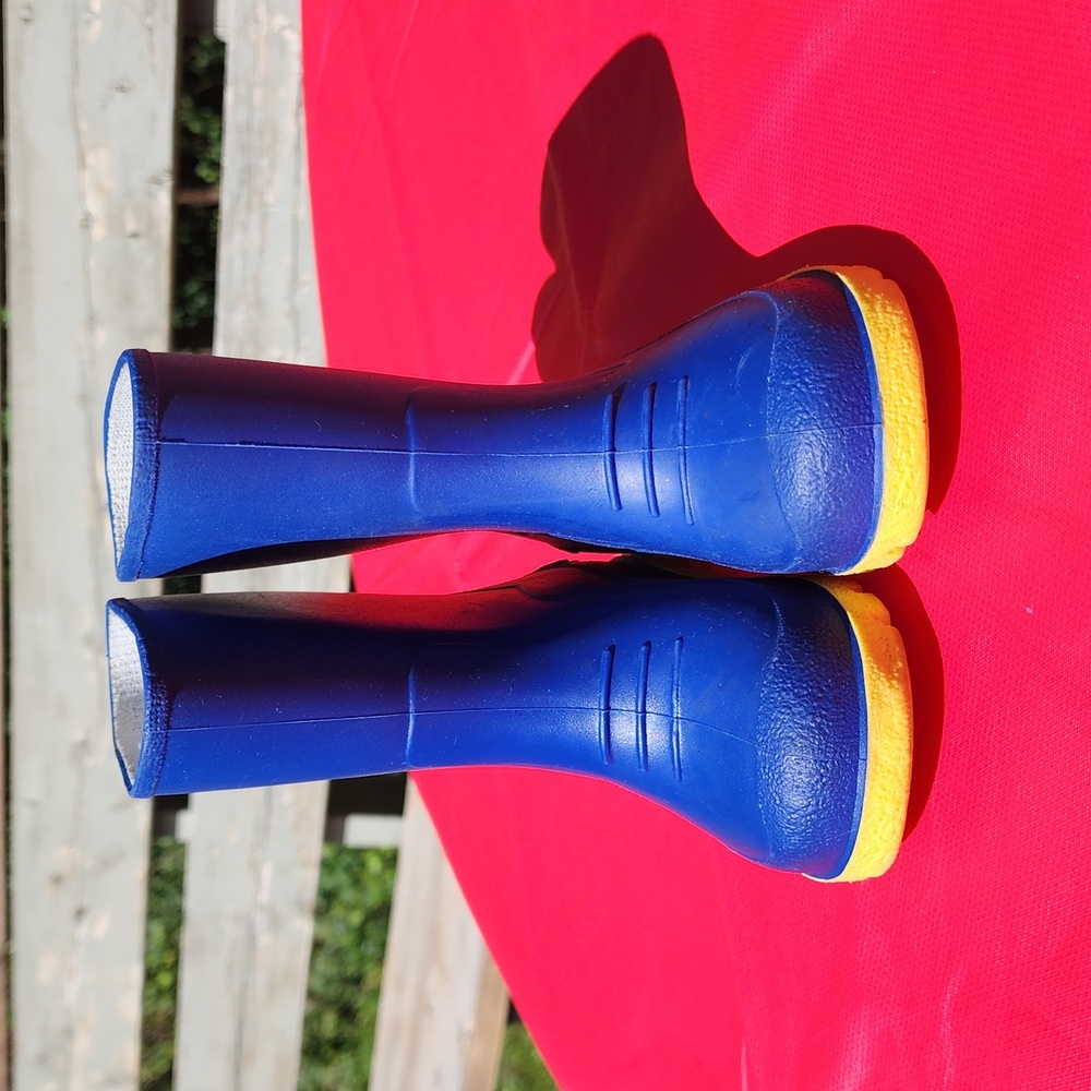 Weather Spirits Toddler Rain Boots Blue and Yellow Size 7